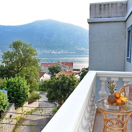 Apartments Sea Star Котор Екстериор снимка