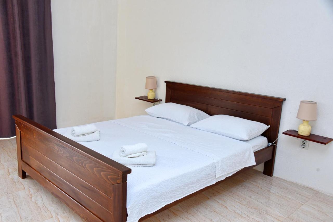 Apartments Sea Star Котор Екстериор снимка
