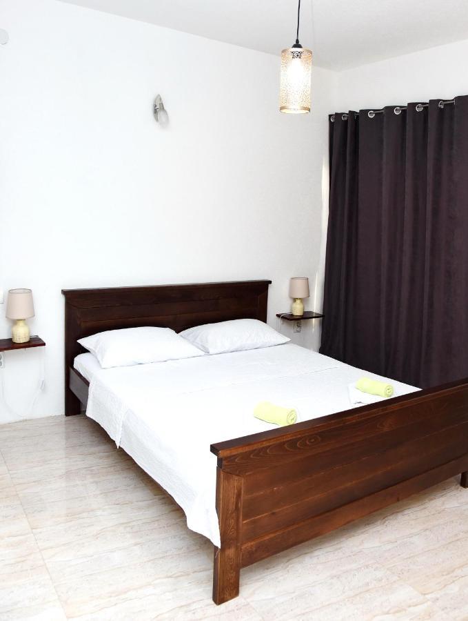 Apartments Sea Star Котор Екстериор снимка