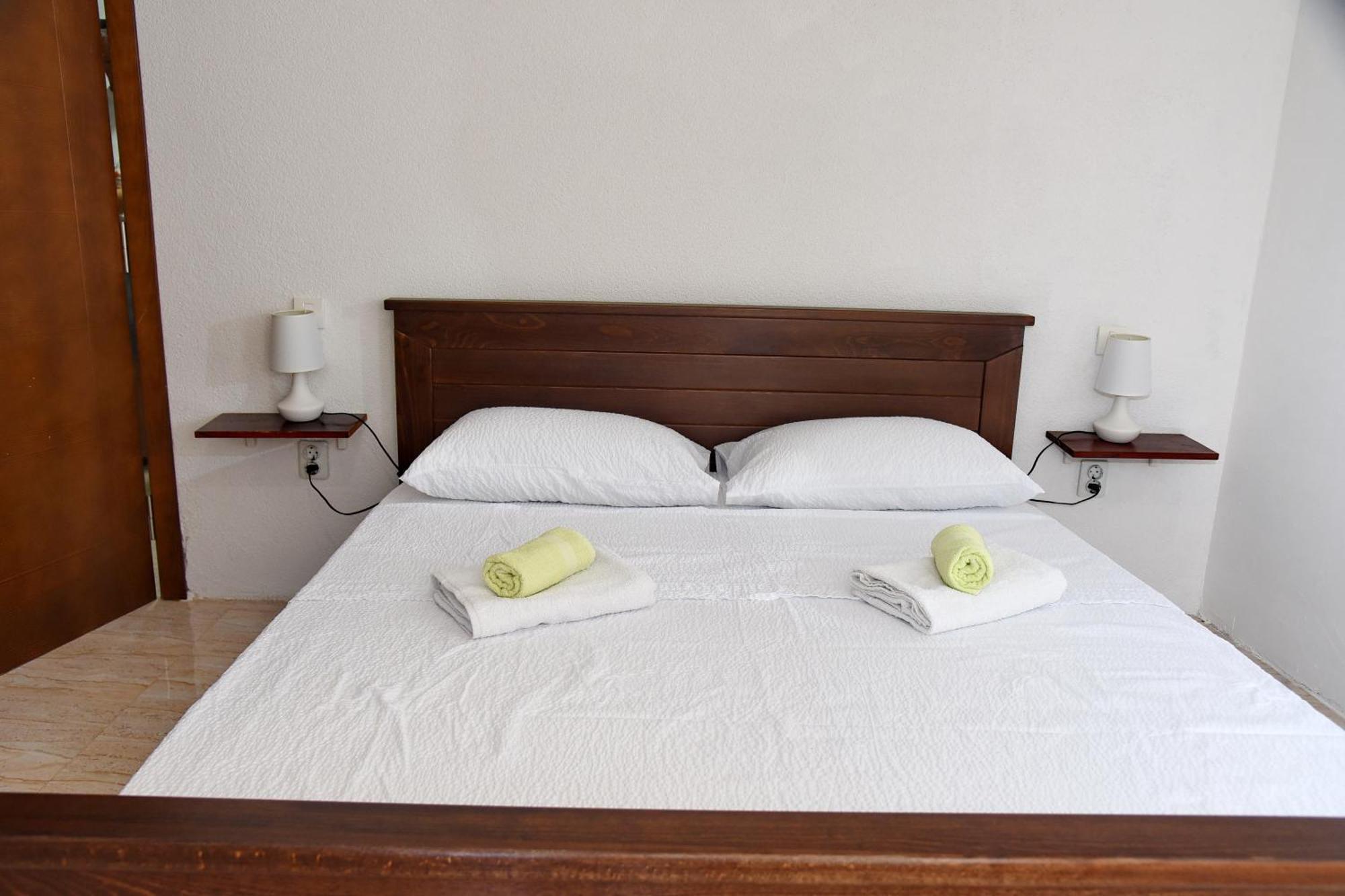 Apartments Sea Star Котор Екстериор снимка